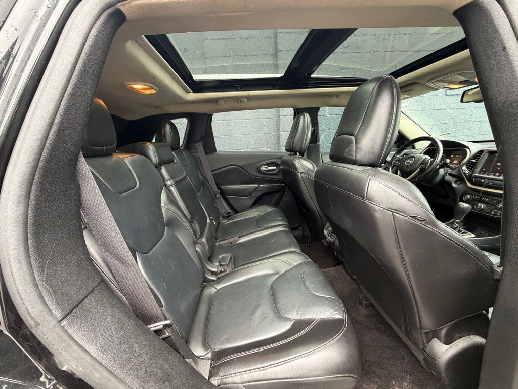 2016 Jeep Cherokee Image 13