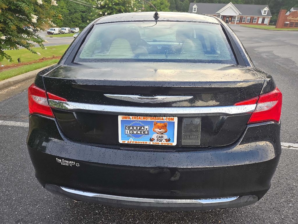 2013 Chrysler 200 Image 15
