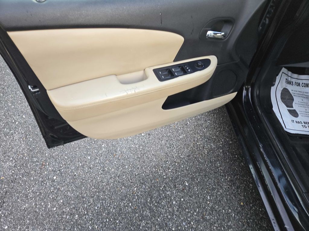 2013 Chrysler 200 Image 19