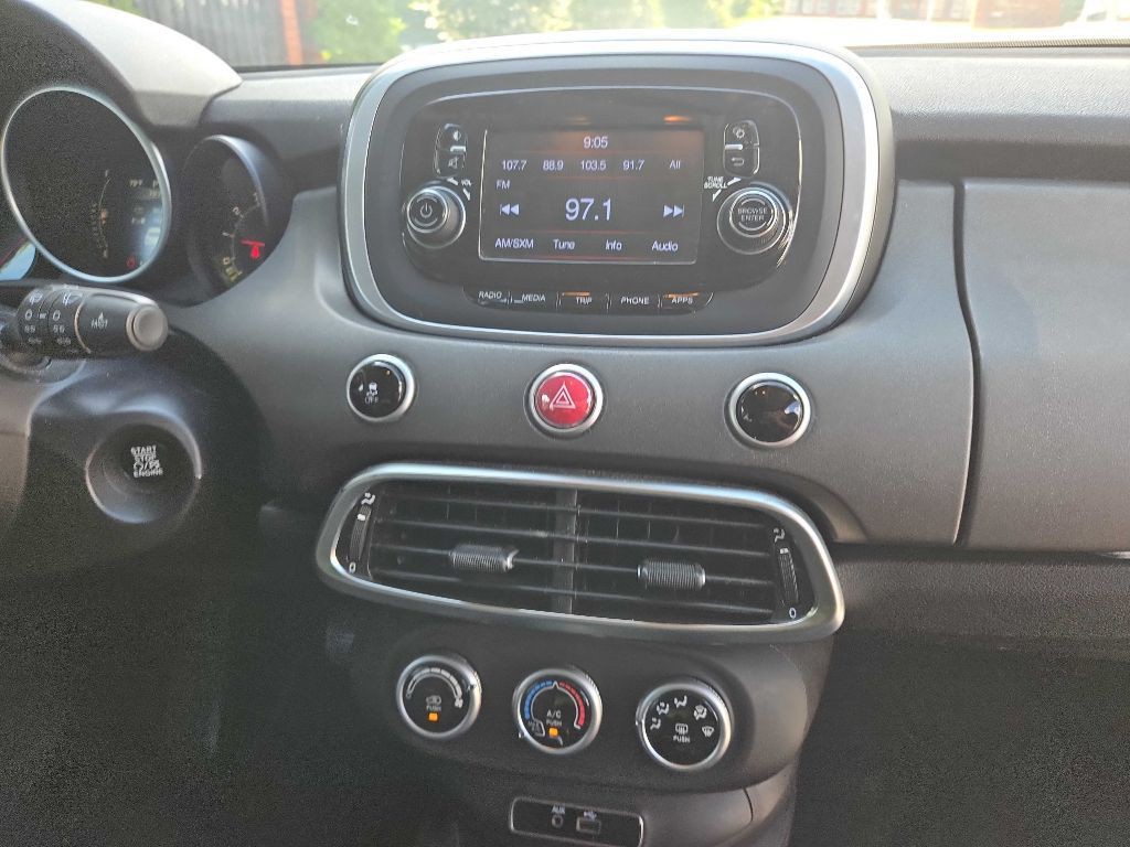 2016 FIAT 500 Image 38