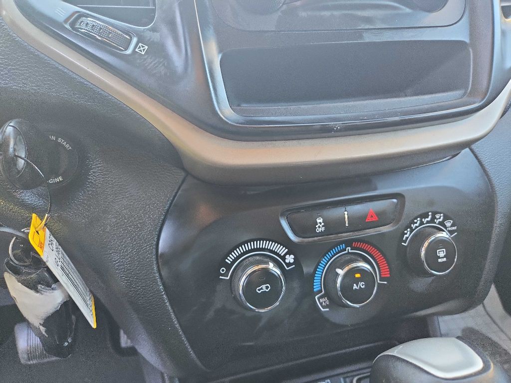 2014 Jeep Cherokee Image 25