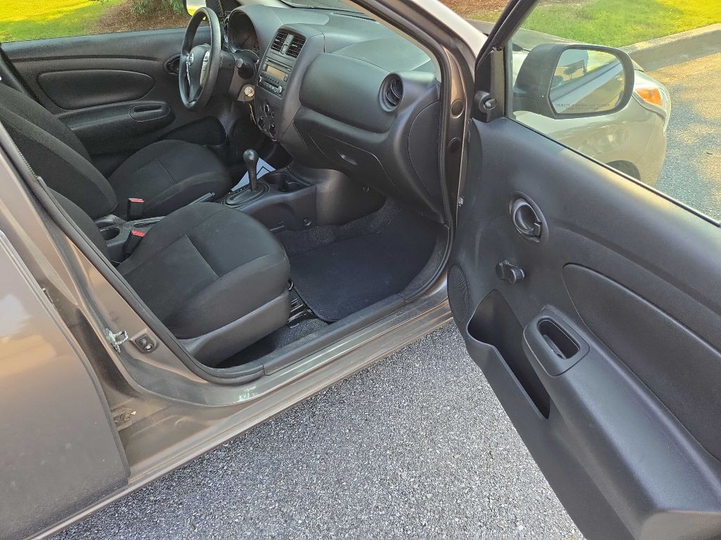2015 Nissan Versa Image 7