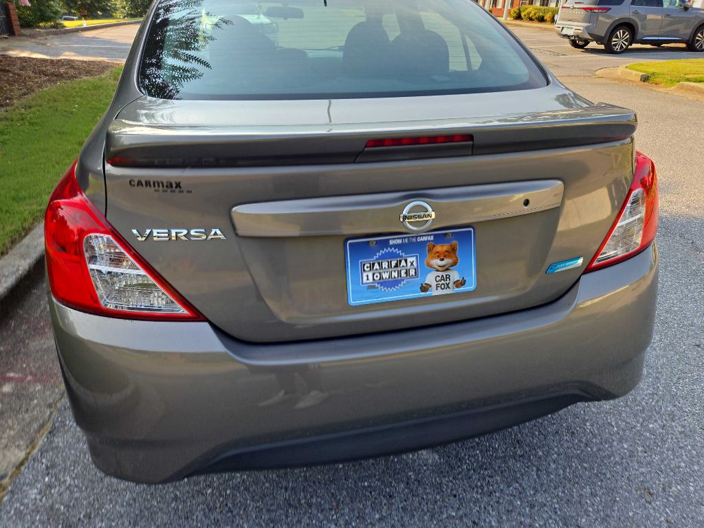 2015 Nissan Versa Image 12