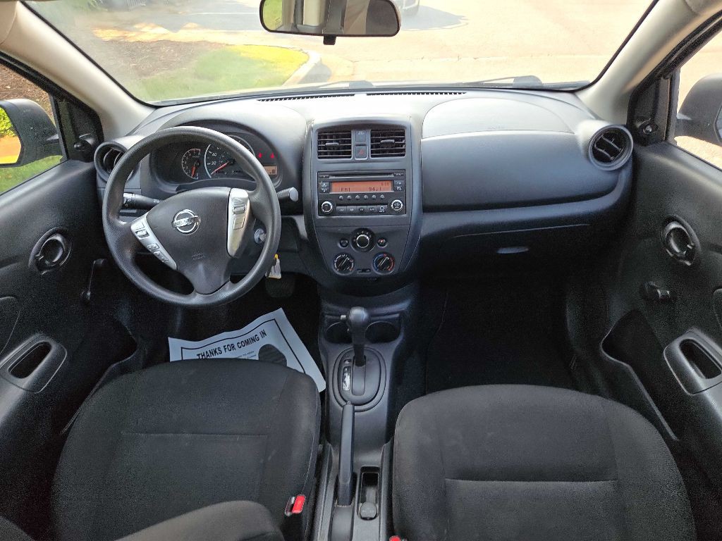 2015 Nissan Versa Image 13