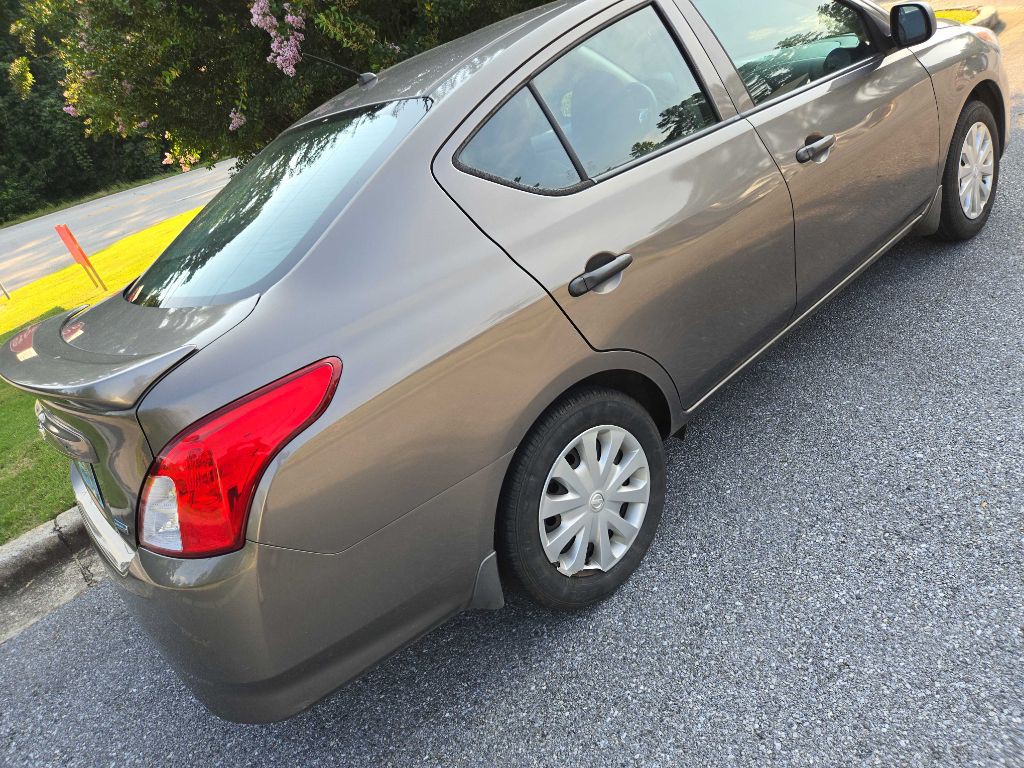 2015 Nissan Versa Image 14