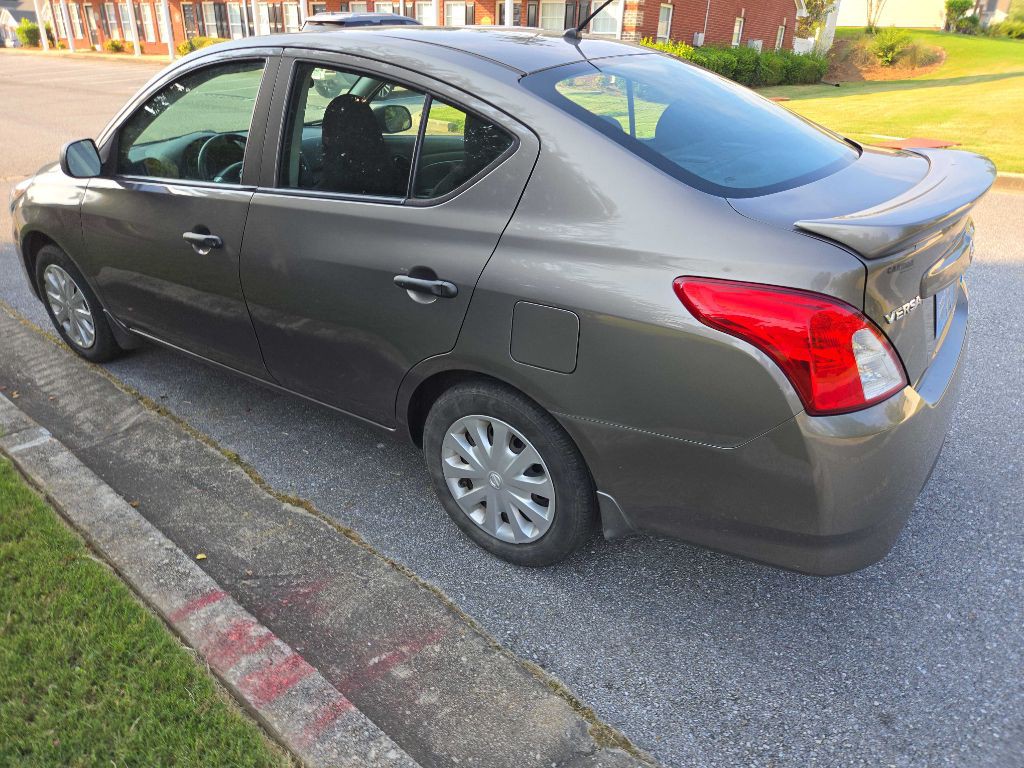 2015 Nissan Versa Image 16