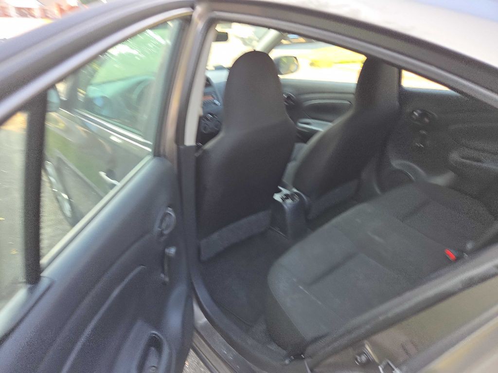 2015 Nissan Versa Image 19