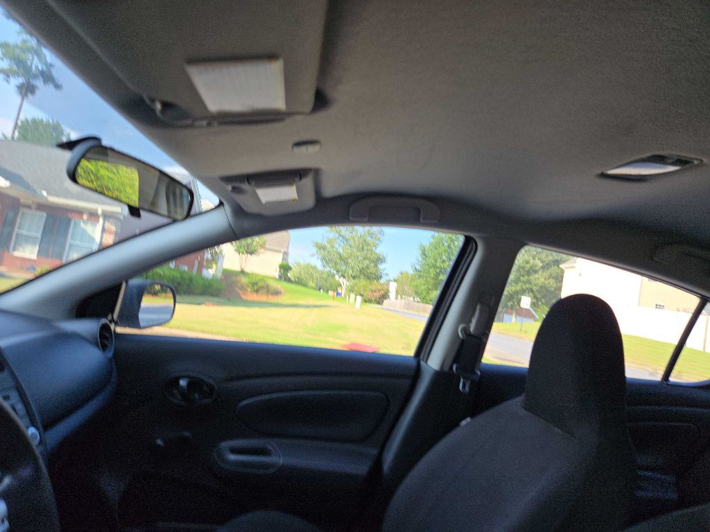 2015 Nissan Versa Image 25