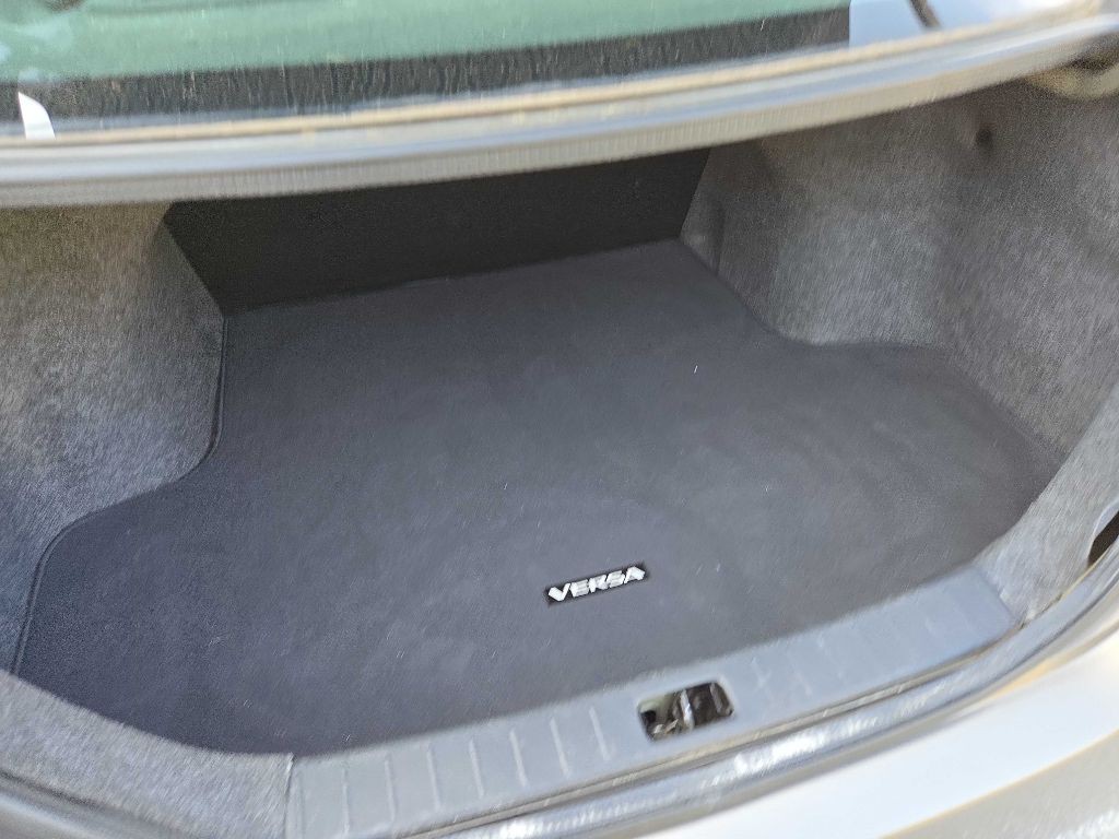 2015 Nissan Versa Image 29