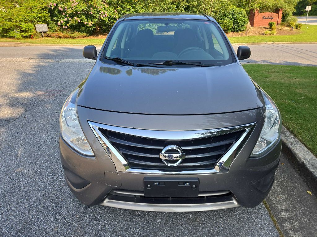 2015 Nissan Versa Image 2
