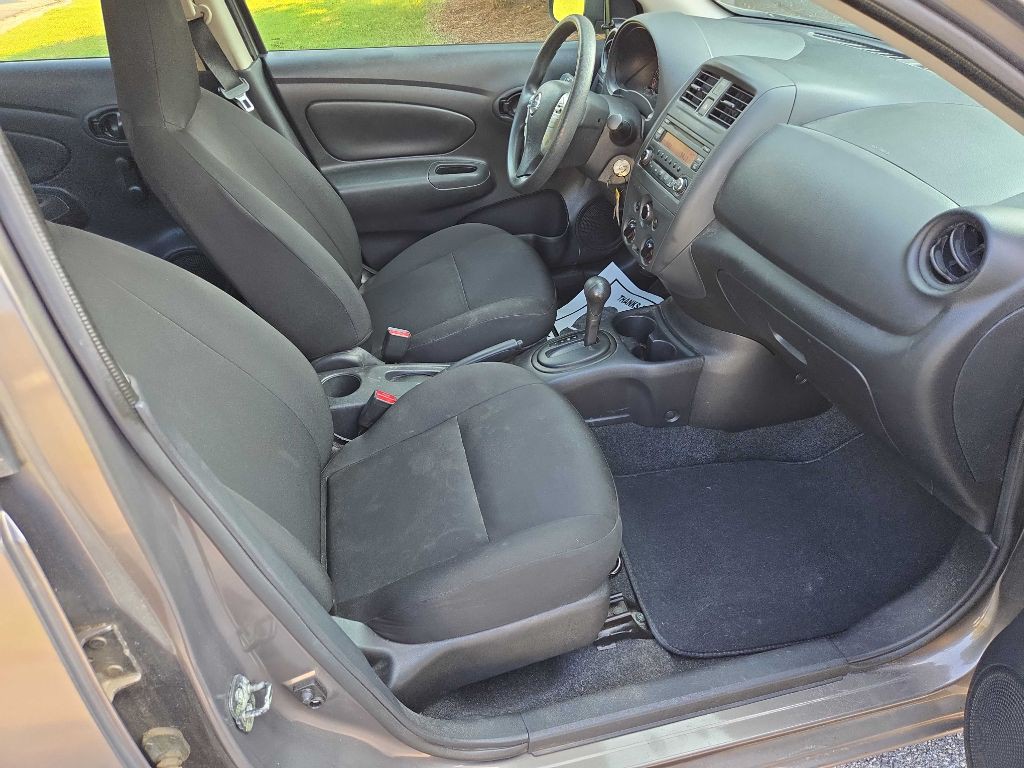 2015 Nissan Versa Image 3