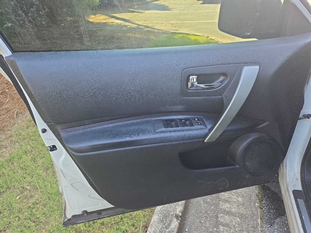 2011 Nissan Rogue Image 23