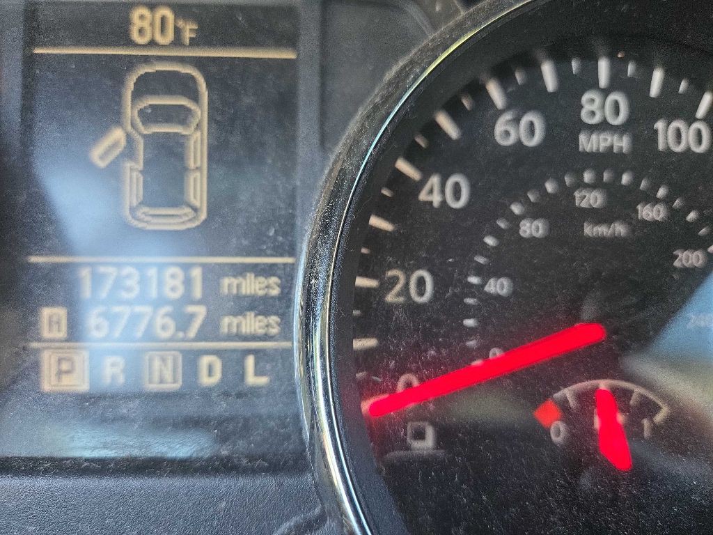 2011 Nissan Rogue Image 27