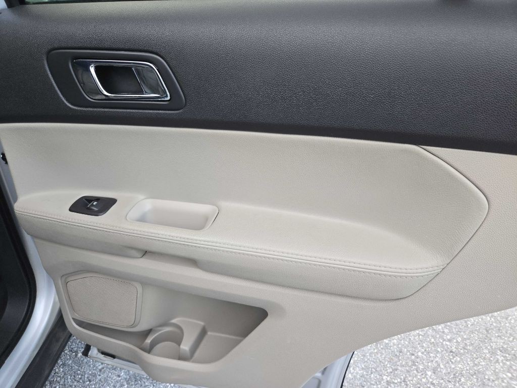 2013 Ford Explorer Image 23