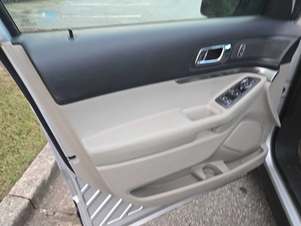 2013 Ford Explorer Image 26