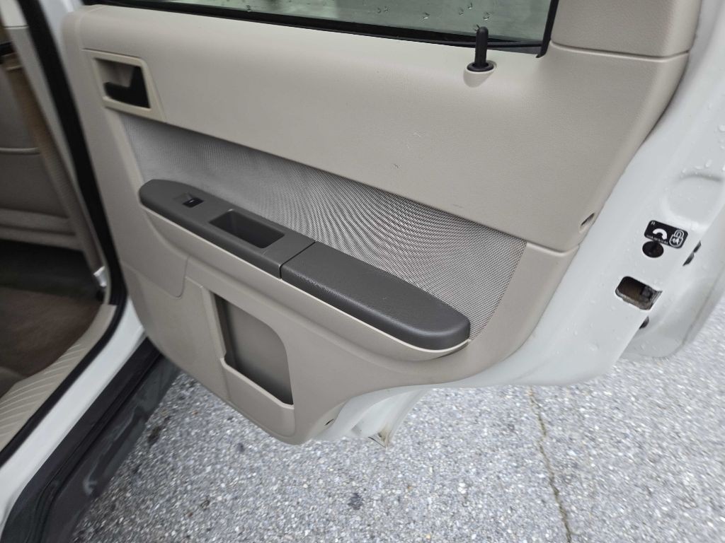 2011 Ford Escape Image 12