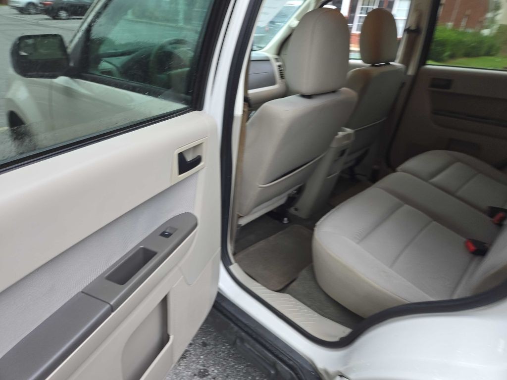 2011 Ford Escape Image 16