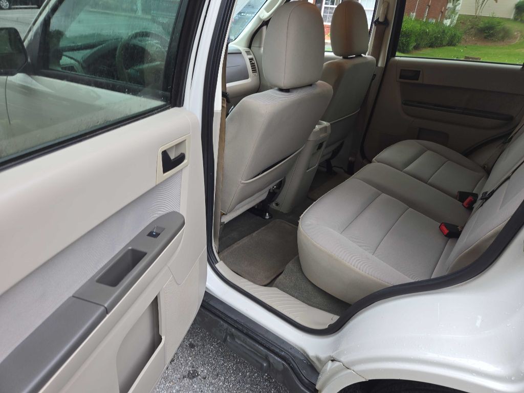 2011 Ford Escape Image 18