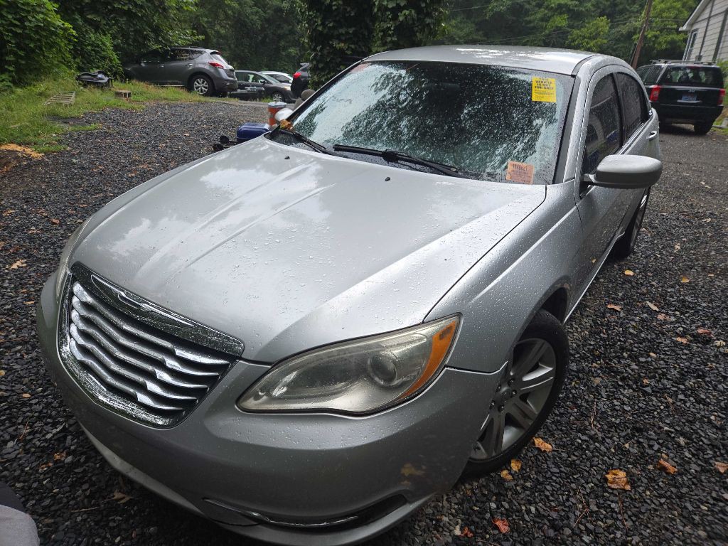 2012 Chrysler 200 Image 12