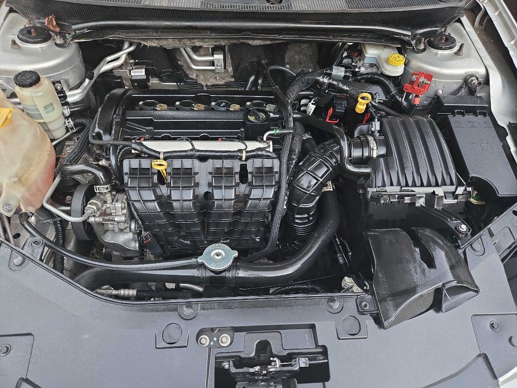 2012 Chrysler 200 Image 22