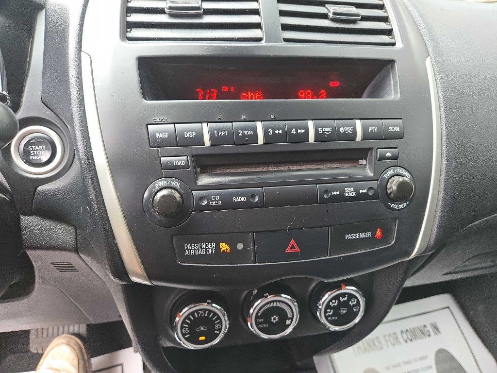 2013 Mitsubishi Outlander Image 12