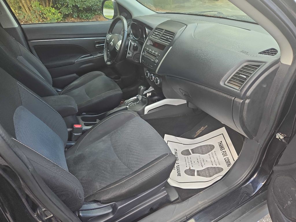2013 Mitsubishi Outlander Image 5