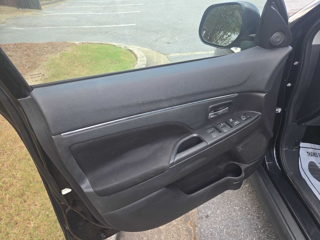 2013 Mitsubishi Outlander Image 21