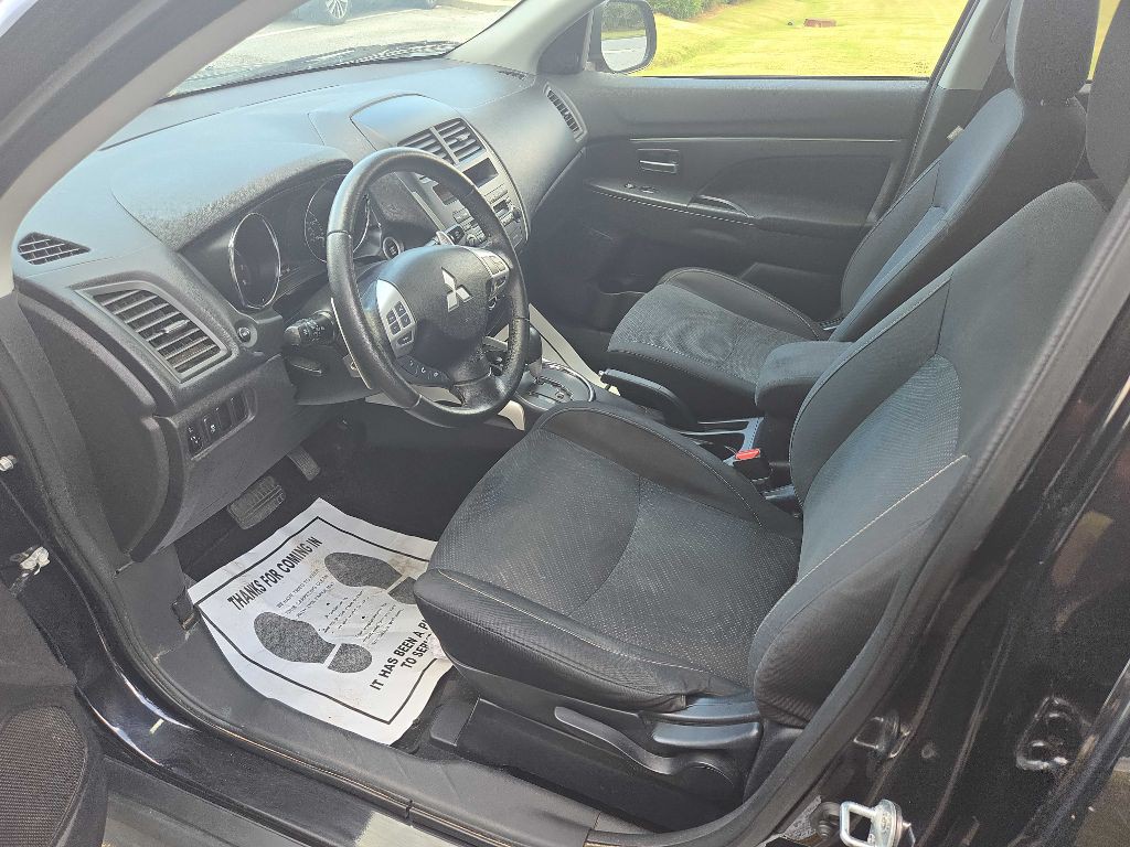 2013 Mitsubishi Outlander Image 21