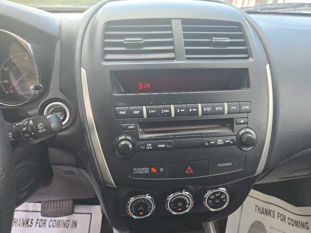 2013 Mitsubishi Outlander Image 23