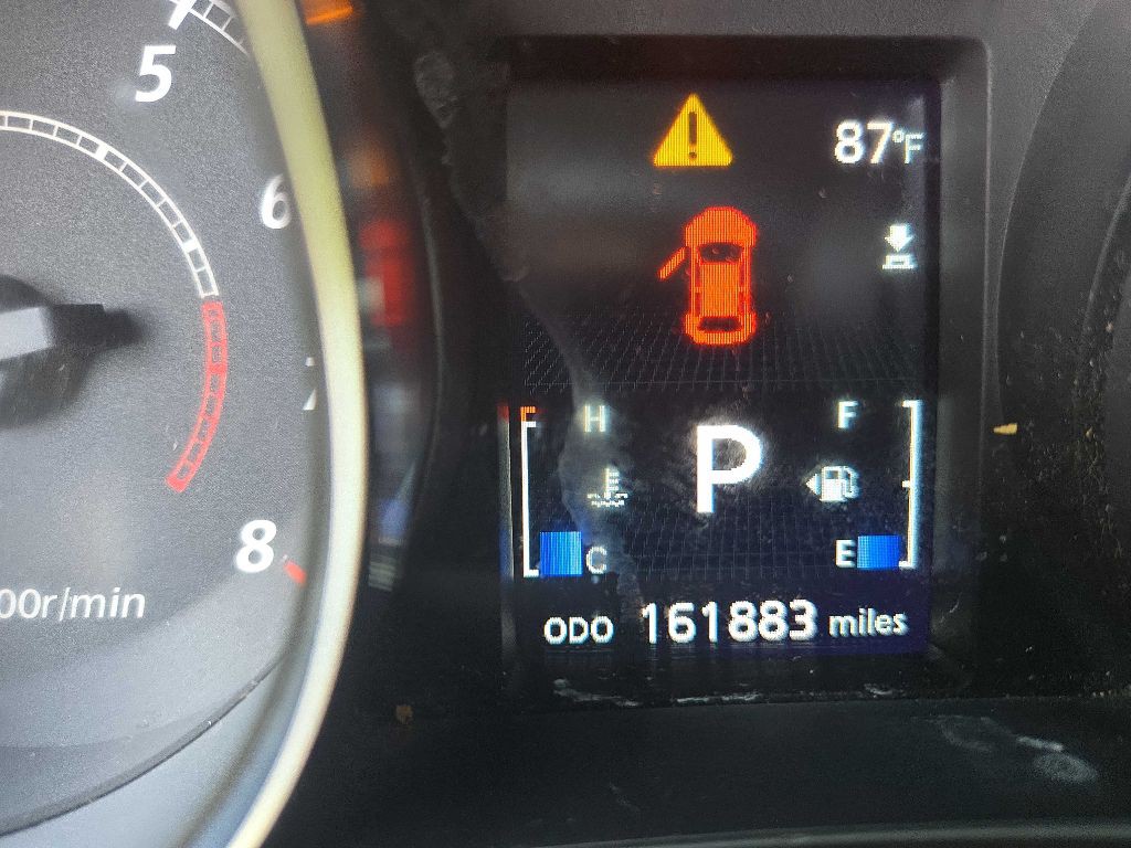 2013 Mitsubishi Outlander Image 24