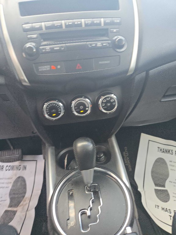 2013 Mitsubishi Outlander Image 26