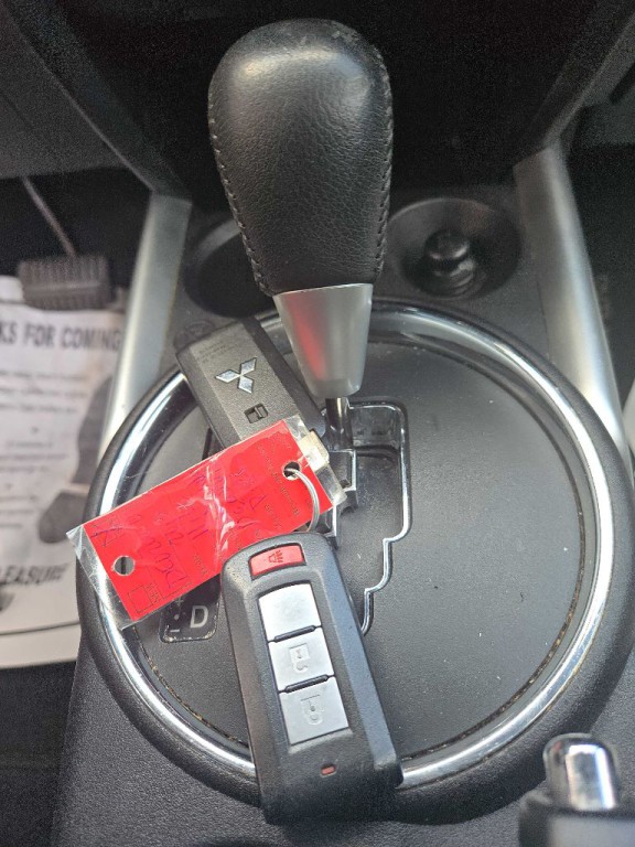 2013 Mitsubishi Outlander Image 27