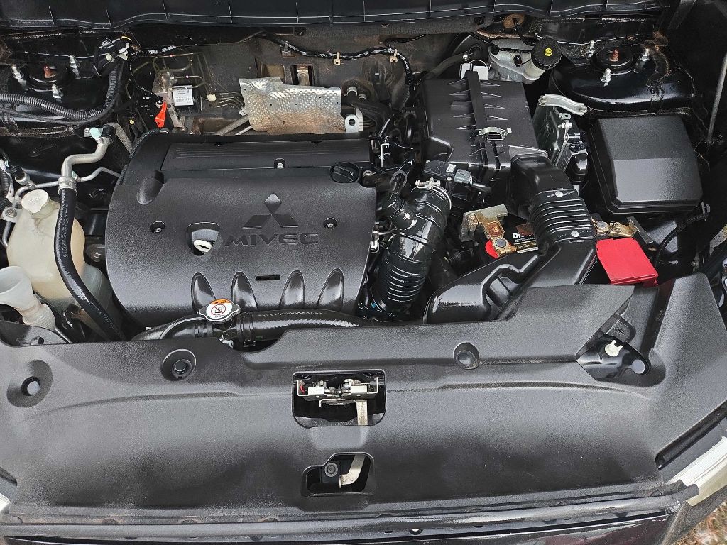 2013 Mitsubishi Outlander Image 30