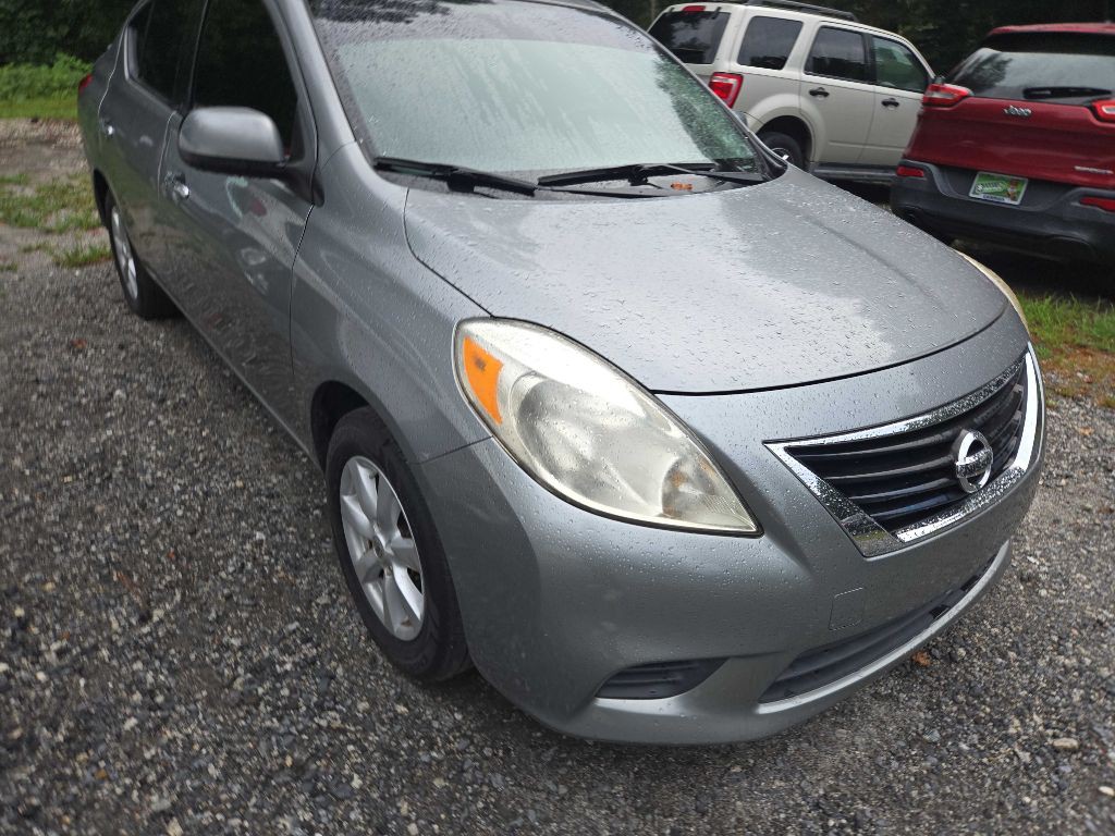 2014 Nissan Versa Image 2