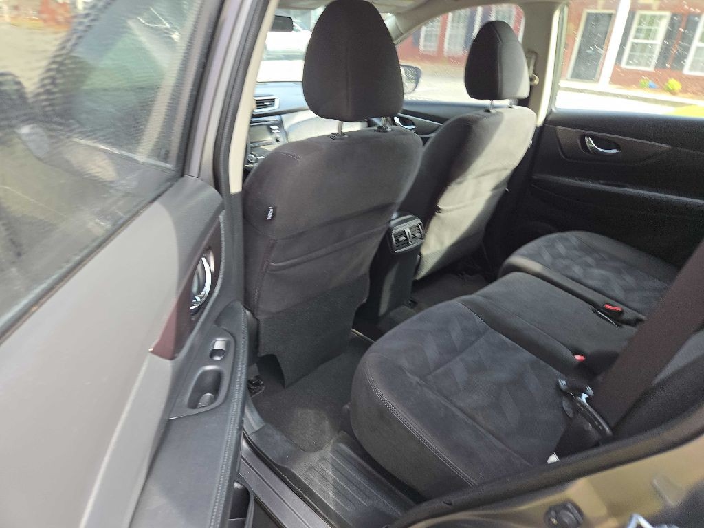 2015 Nissan Rogue Image 17