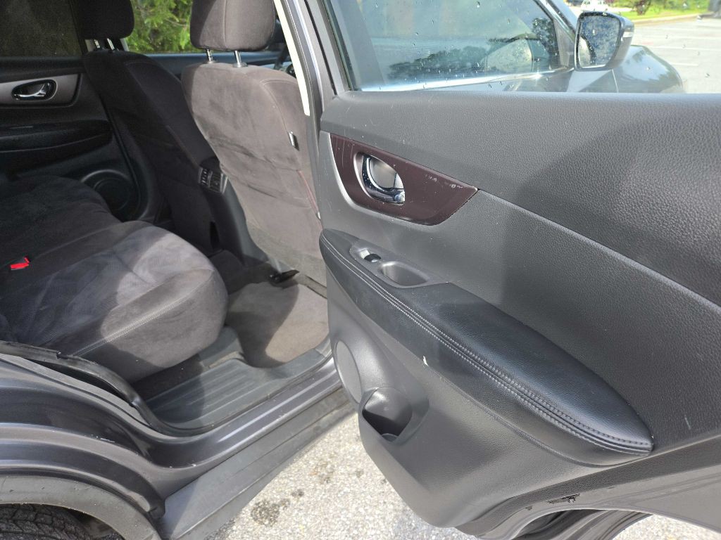 2015 Nissan Rogue Image 33
