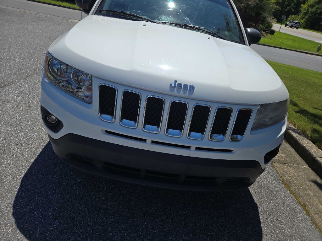 2013 Jeep Compass Image 2