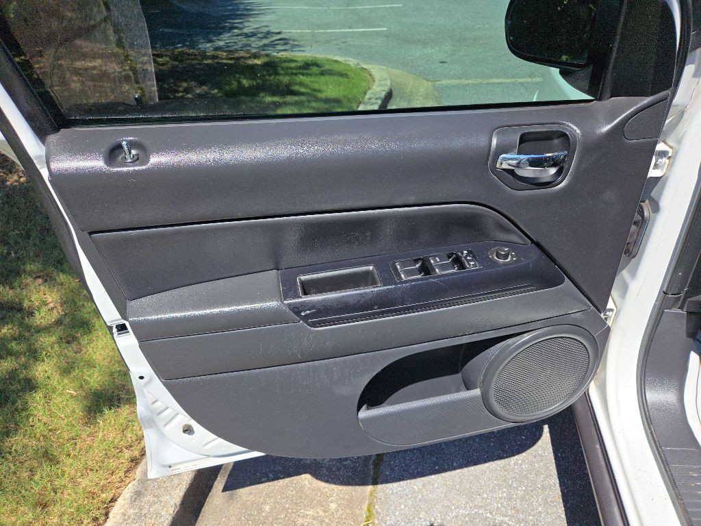 2013 Jeep Compass Image 21