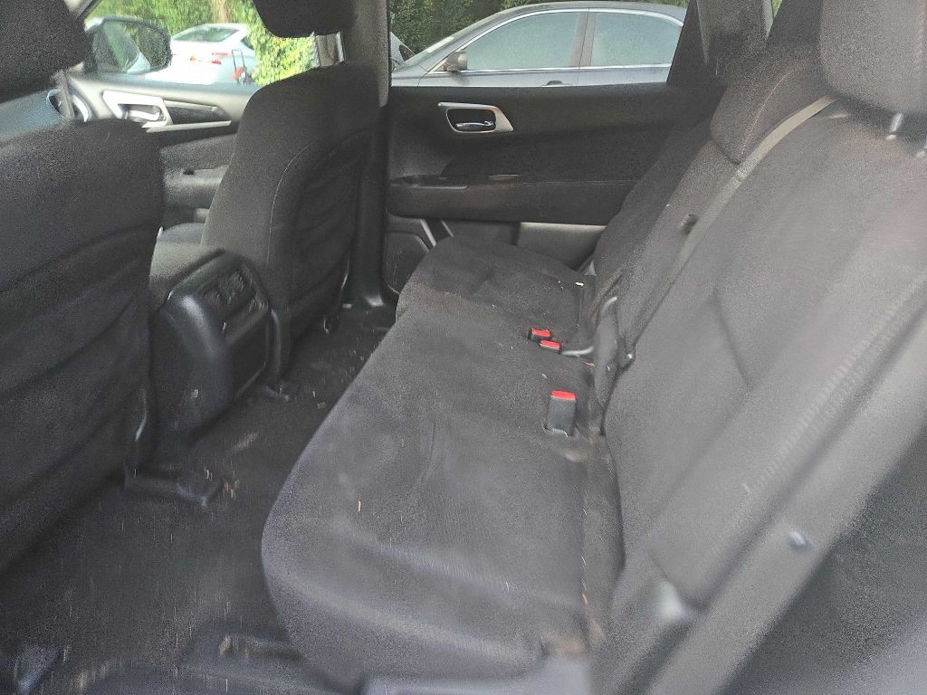 2013 Nissan Pathfinder Image 10