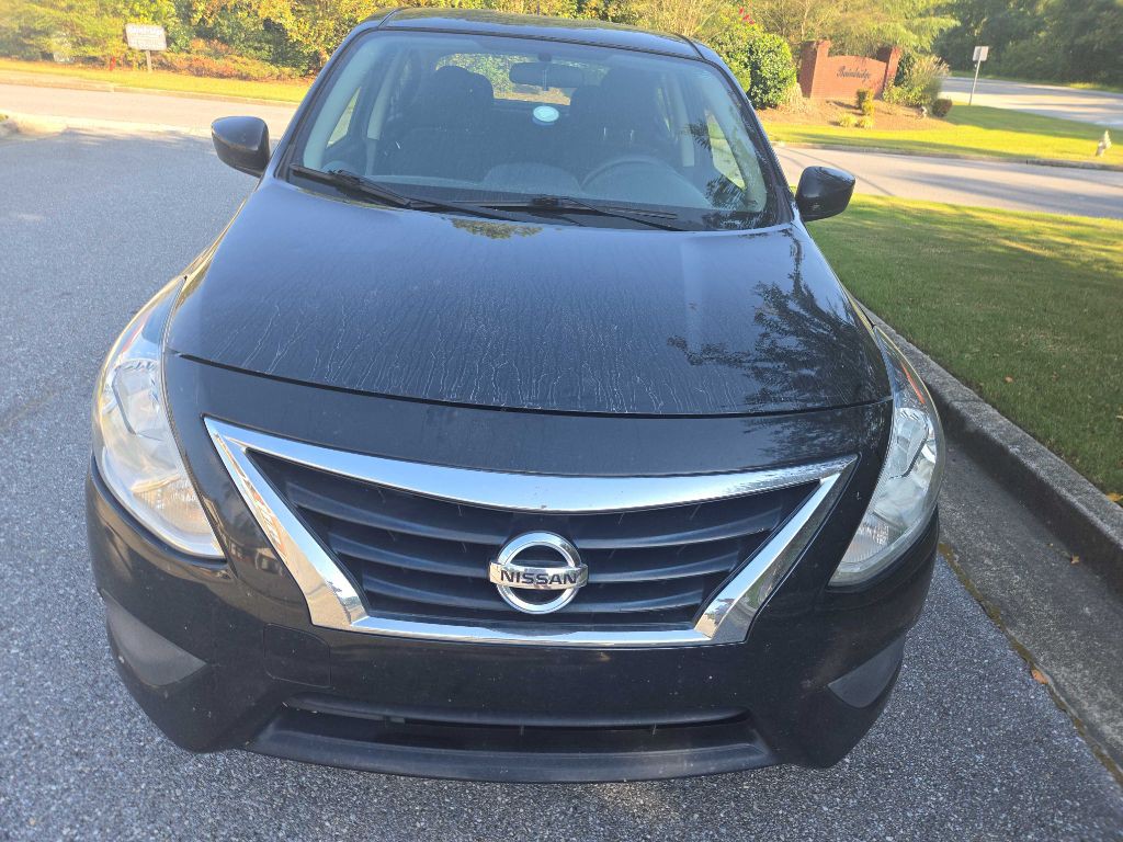 2019 Nissan Versa Image 2