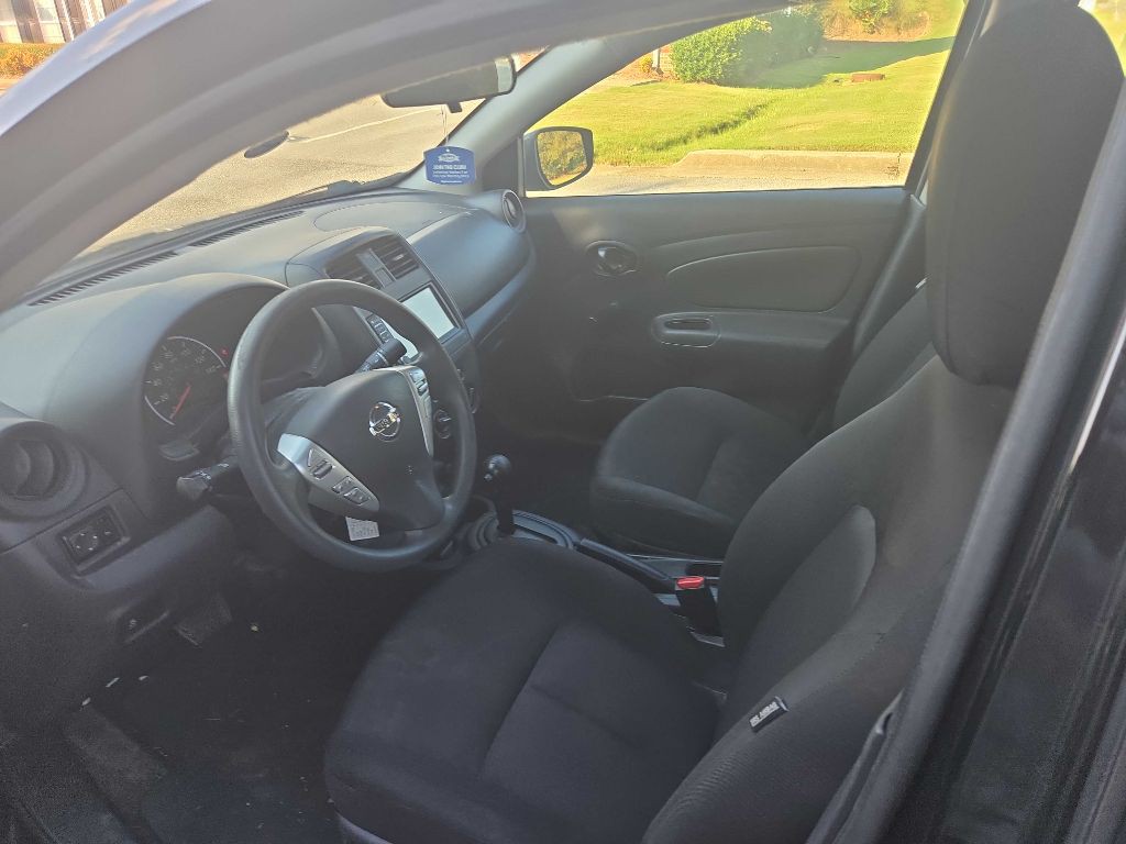 2019 Nissan Versa Image 11