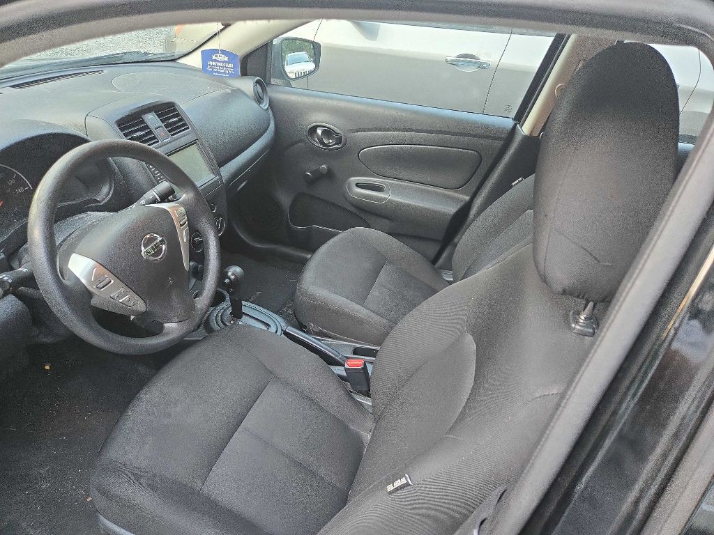 2019 Nissan Versa Image 18