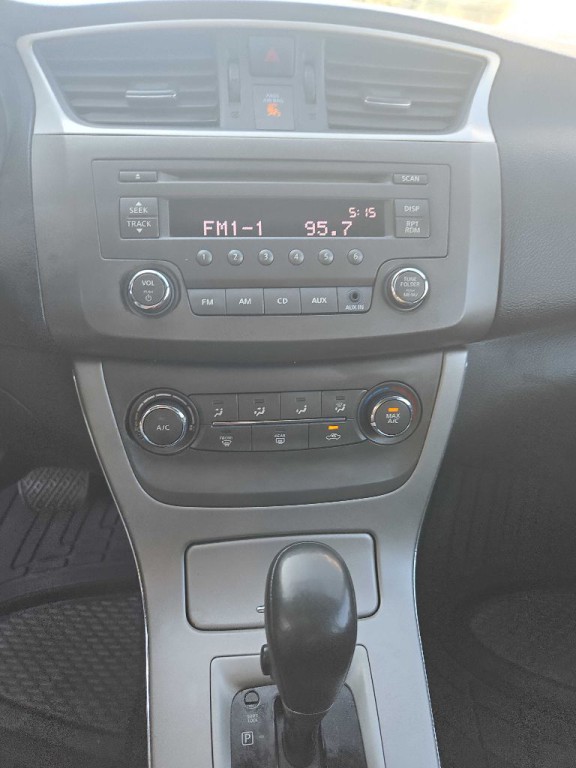 2014 Nissan Sentra Image 16