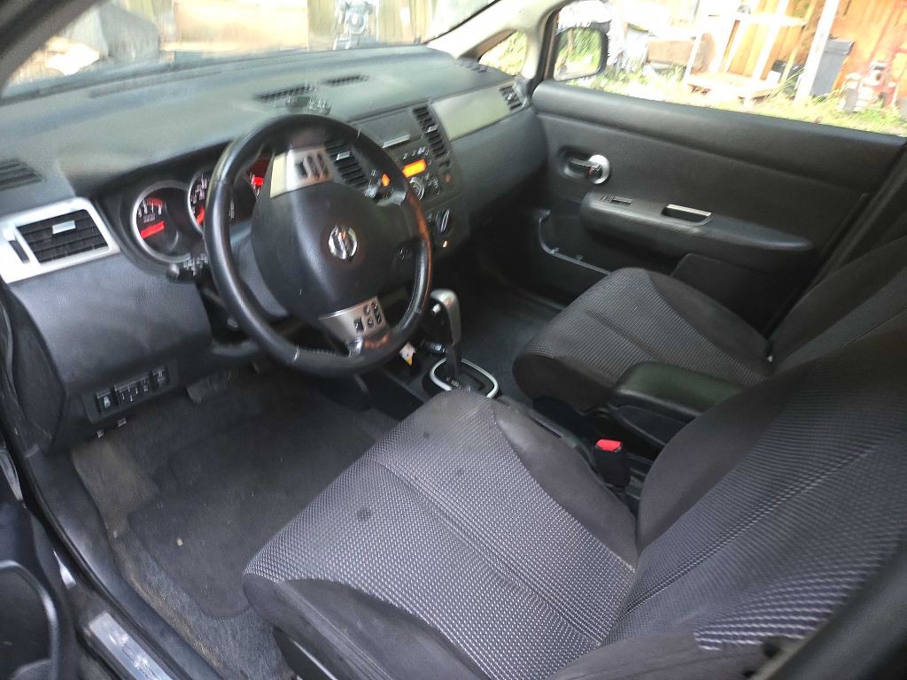 2012 Nissan Versa Image 30