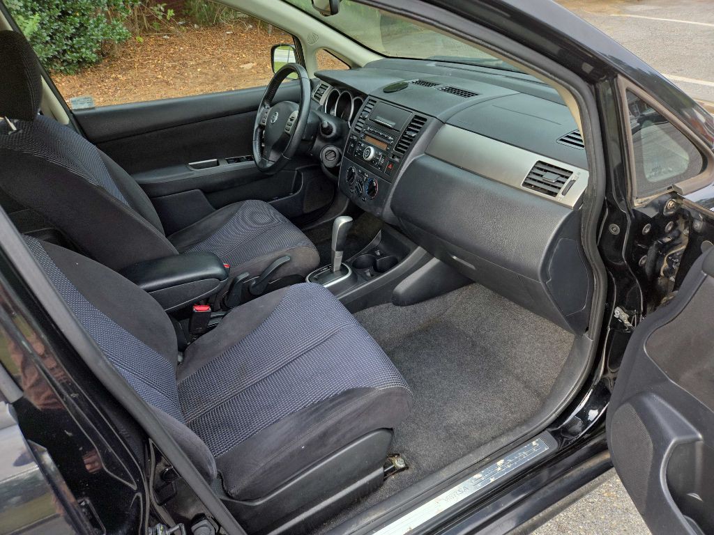 2012 Nissan Versa Image 5