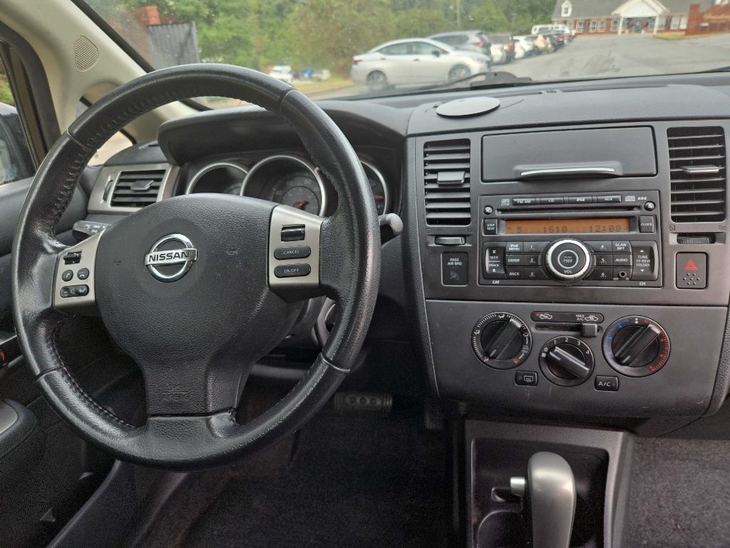 2012 Nissan Versa Image 7