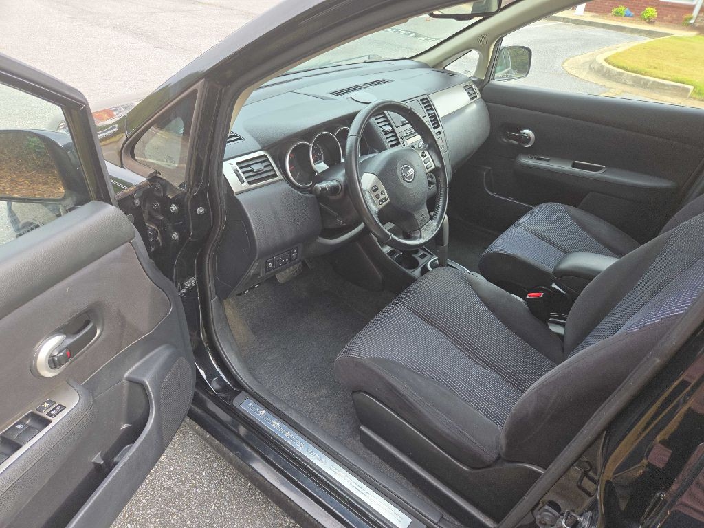 2012 Nissan Versa Image 18