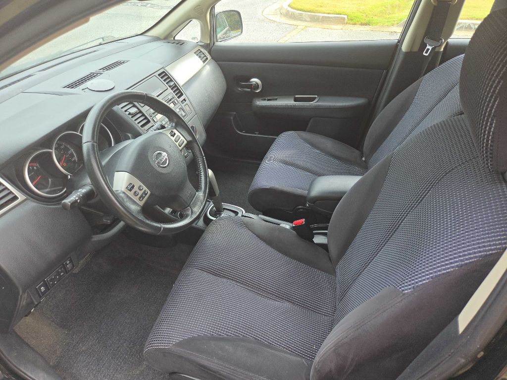 2012 Nissan Versa Image 20