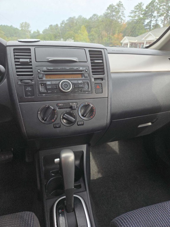 2012 Nissan Versa Image 23