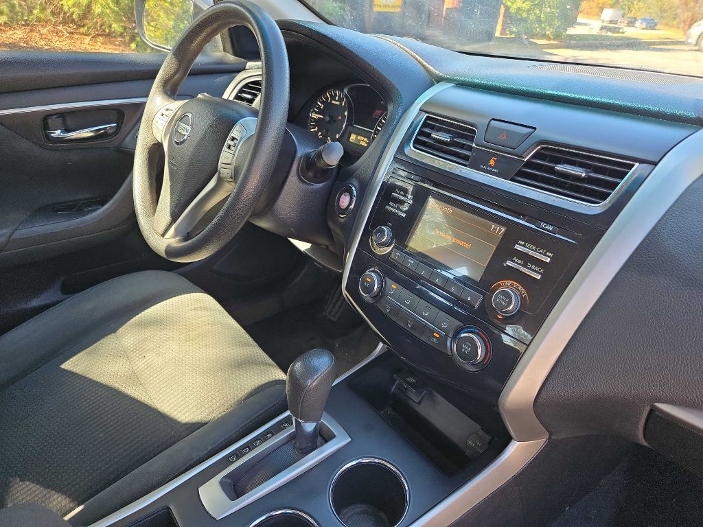 2015 Nissan Altima Image 4